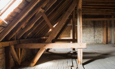 Poradí si aj so staršími stavbami