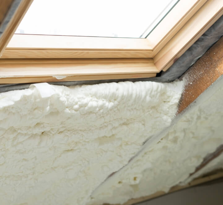 Striekaná izolácia